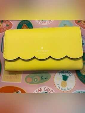 NWOT Kate Spade Lemon Yellow Wallet on Chain Scalloped Edge Crossbody Clutch